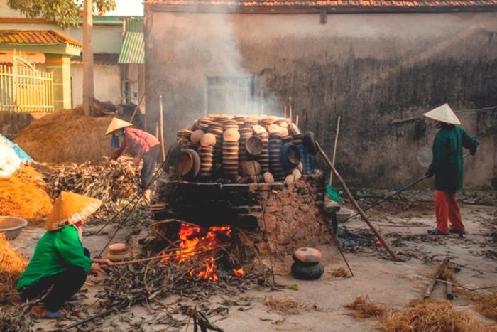 Nung chín nồi đất là công đoạn khó khăn nhất