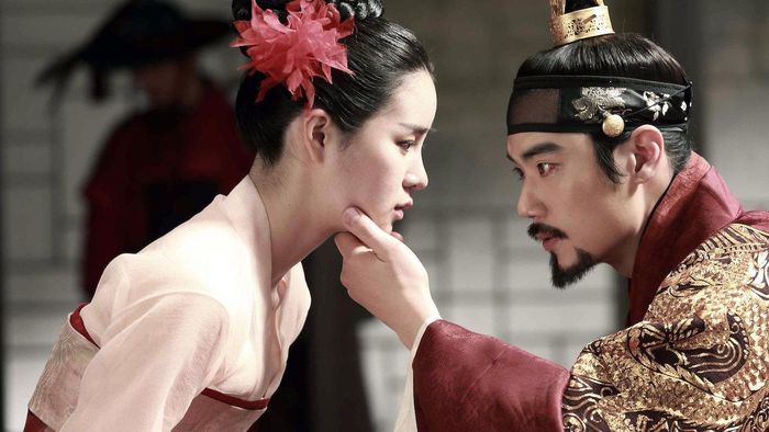 Dấn thân nghiệp diễn từ 2010, Lim Ji Yeon chật vật suốt nhiều năm nhưng vẫn không tìm được chỗ đứng trong showbiz. Thời điểm đó, cô chủ yếu nhận vai nhỏ trong các bộ phim ngắn. 