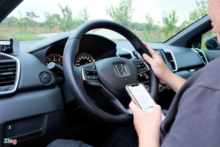 Nhiều cửa hàng cho thuê xe cho biết đã tăng thêm số lượng xe nhưng vẫn không đủ để đáp ứng nhu cầu của khách. Ảnh: Vĩnh Phúc.