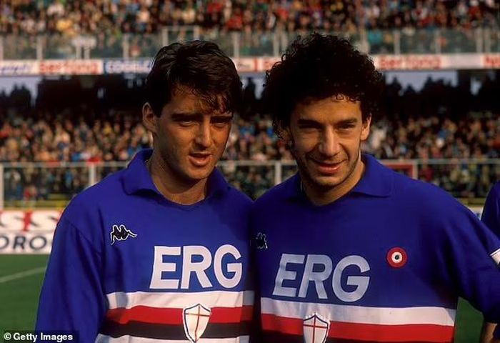 Vialli (phải) và Roberto Mancini (trái) được mệnh danh là 'Cặp song sinh ghi bàn' tại Sampdoria. Ảnh: Getty Images
