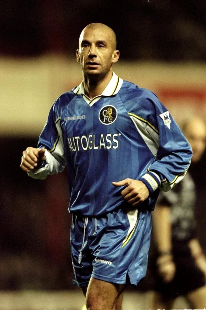 Vialli là một tiền đạo xuất sắc của Sampdoria và Juventus ở Ý, sau đó là Chelsea ở Anh