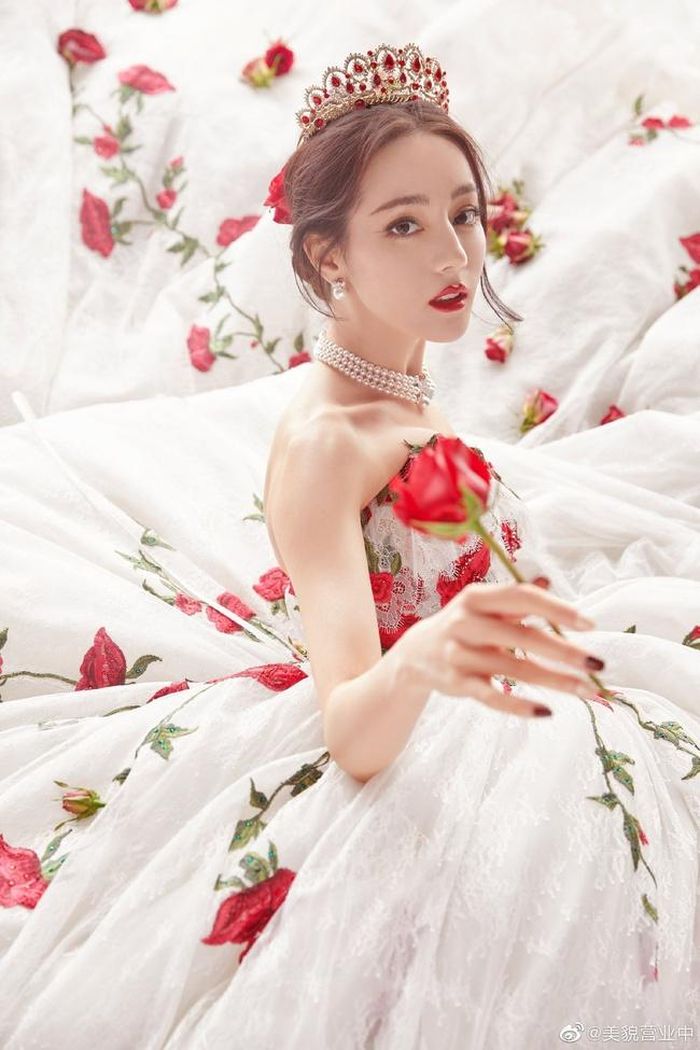 Địch Lệ Nhiệt Ba xếp thứ 5 trong danh sách