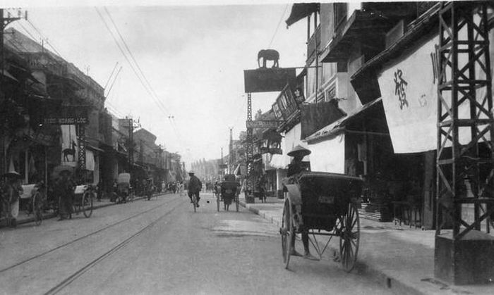 Hàng Ngang nhìn về chợ Đồng Xuân