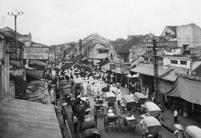Một đám ma trên Phố Hàng Ngang