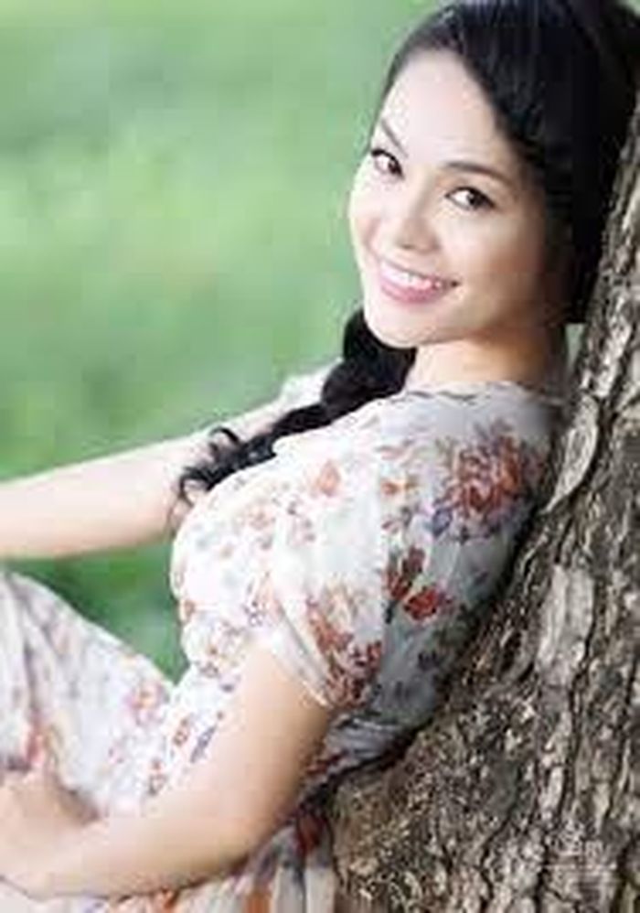Nhan sắc Dương Cẩm Lynh thuở đôi mươi