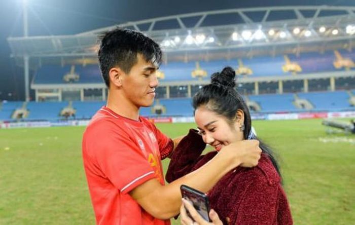Dù đẹp đôi, song tháng cuối năm 2019, Nguyễn Tiến Linh và cô giáo người Nghệ An bất ngờ vướng tin đồn tan vỡ.
