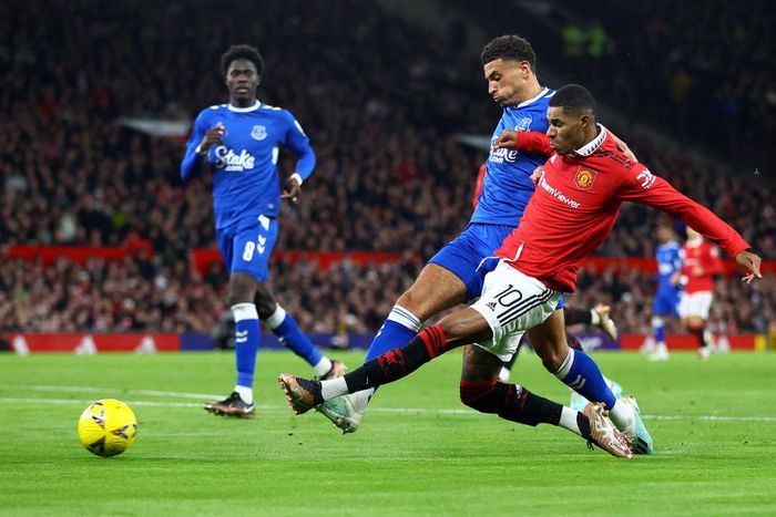Rashford ghi bàn 6 trận liên tiếp