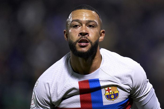 Atletico liên hệ ký Memphis