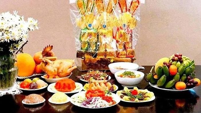 Vào ngày 23 tháng Chạp, người dân làm mâm cơm để bày tỏ lòng biết ơn với các vị thần