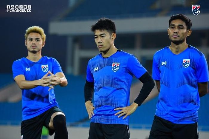 Bộ ba làm nên sức mạnh chính của ĐT Thái Lan (từ trái qua): Theerathon Bunmathan, Sarach Yooyen và Teerasil Dangda. Ảnh: Changsuek