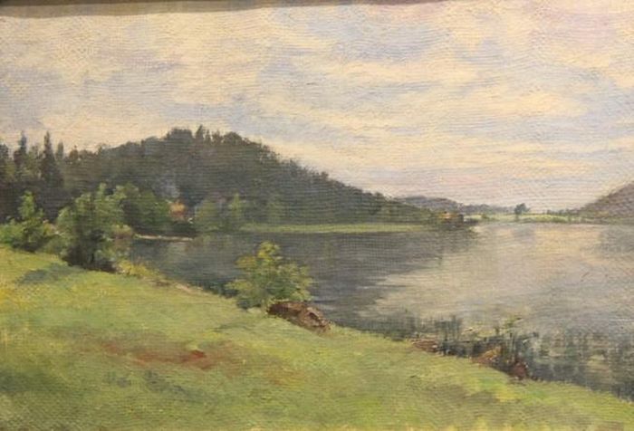 Tác phẩm “Hồ trên dãy núi Alpes” được vua Hàm Nghi vẽ vào khoảng vào năm 1900-1903 bằng chất liệu sơn dầu trên vải