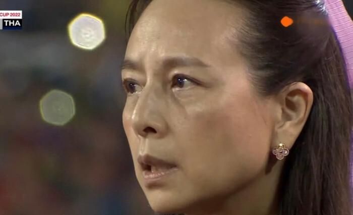 Khoảnh khắc nữ tỷ phú Madam Pang đứng hình khi thấy Văn Thanh ghi bàn gỡ hòa 2-2 cho Việt Nam.