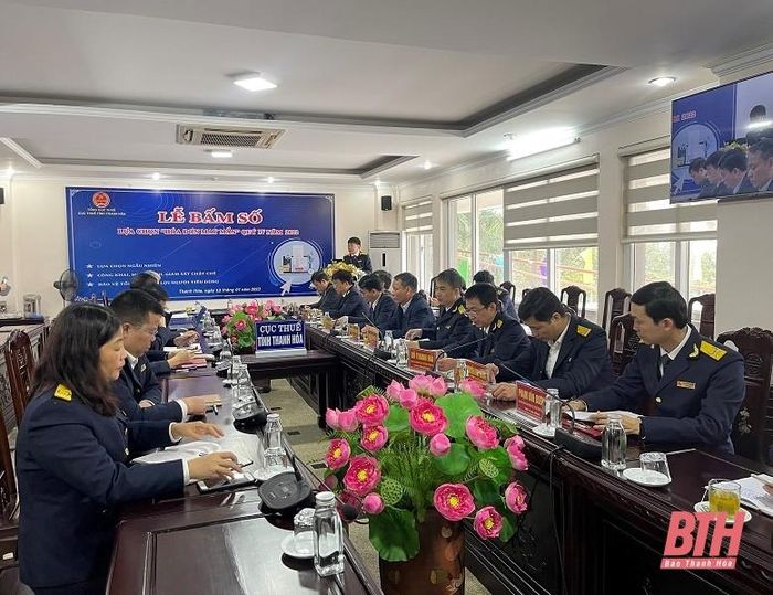 Toàn cảnh buổi bấm số lựa chọn “Hóa đơn may mắn” quý IV năm 2022.