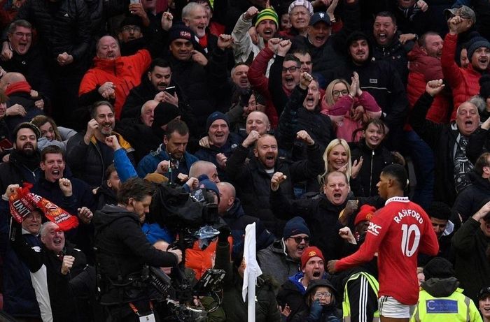  Rashford hiện là chân sút số một của "Quỷ đỏ". Với bàn thắng vào lưới Man City, anh cán mốc 16 bàn và đóng góp thêm 6 pha kiến tạo trong 25 trận trên mọi đấu trường từ đầu mùa. 