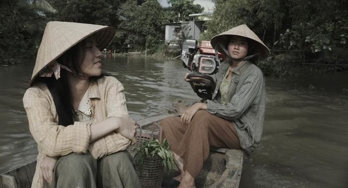 Phương Anh Đào (Nhàn) và Bảo Ngọc Doling (Hậu) trong phim "Tro tàn rực rỡ". Ảnh: CGV
