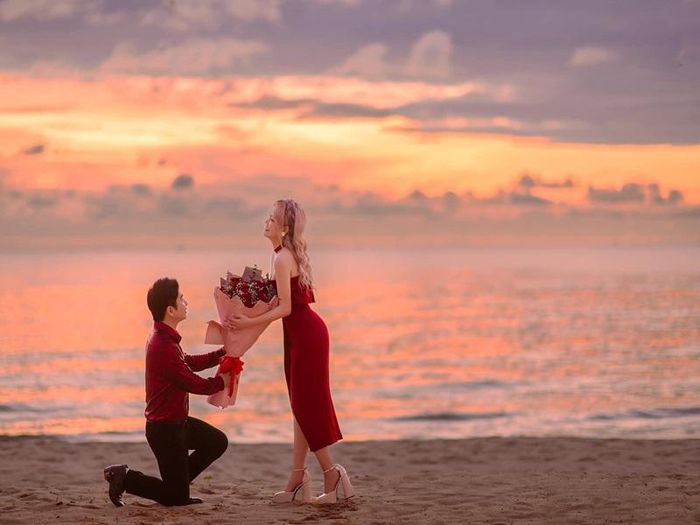 Bằng Cường và bạn gái kém 12 tuổi có không ít khoảnh khắc tình tứ bên nhau kể từ khi hẹn hò.
