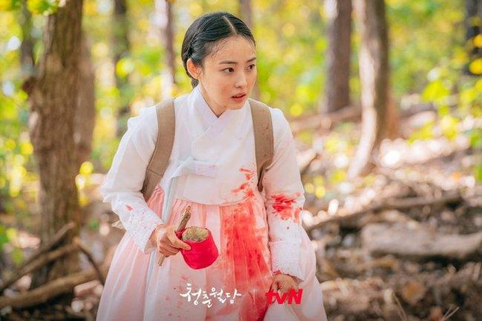 Jeon So Nee từng tham gia một số tác phẩm như "Encounter", "Scripting Your Destiny", "When My Love Blooms"…