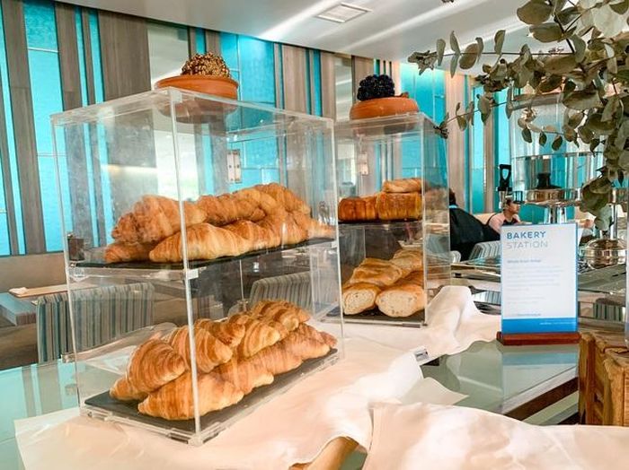 Bánh ngọt để ở khu riêng phục vụ cho khách
