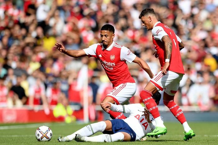Arsenal thắng 3-1 ở lượt đi