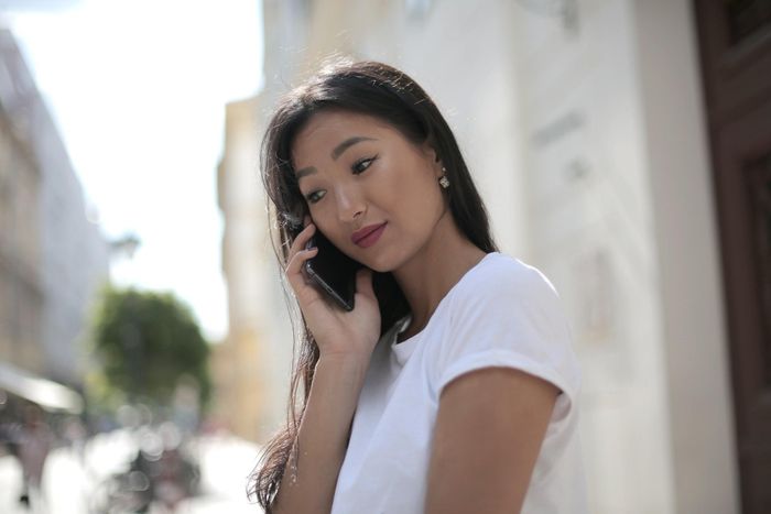  Nhắn tin trở thành phương tiện giao tiếp quan trọng và được yêu thích hơn là gọi điện. Ảnh: Andrea Piacquadio/Pexels. 
