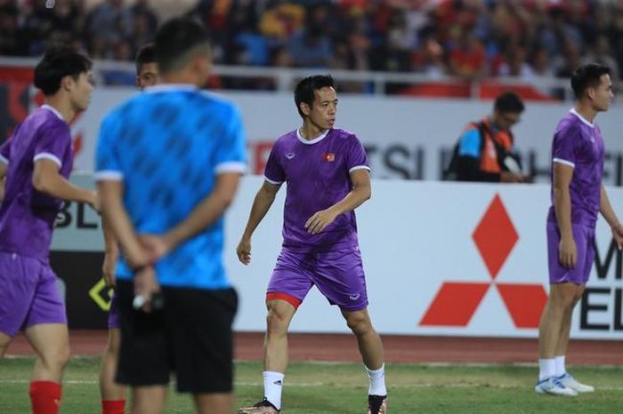 Văn Quyết có thể thay Quang Hải. ảnh Hoàng Linh