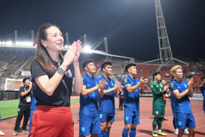  Tỷ phú Madam Pang đang là Chủ tịch kiêm chức Giám đốc điều hành của một công ty bảo hiểm hàng đầu của xứ sở chùa vàng và đồng sở hữu công ty Meister Technik. Đây là công ty lớn chuyên phân phối cho thương hiệu xe Audi ở Thái Lan. Ảnh: FBNV