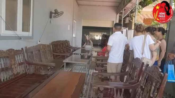 Nhiều người bày tỏ sự ngưỡng mộ bởi nhà của Quang Linh Vlogs khá rộng rãi, khang trang.