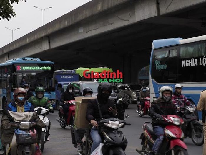 Với những trường hợp vi phạm, Tổ công tác sẽ trực tiếp xử lý vi phạm ngay tại chỗ hoặc phạt nguội tùy trường hợp cụ thể - (ảnh Tuấn Anh).
