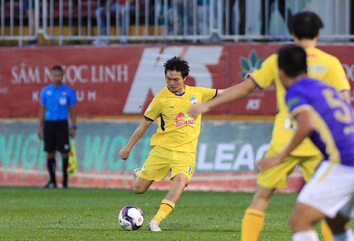  Nhà tài trợ cũ của HAGL ký hợp đồng với đội bóng trước khi V.League 2022 có đơn vị tài trợ độc quyền. Ảnh: HAGL. 