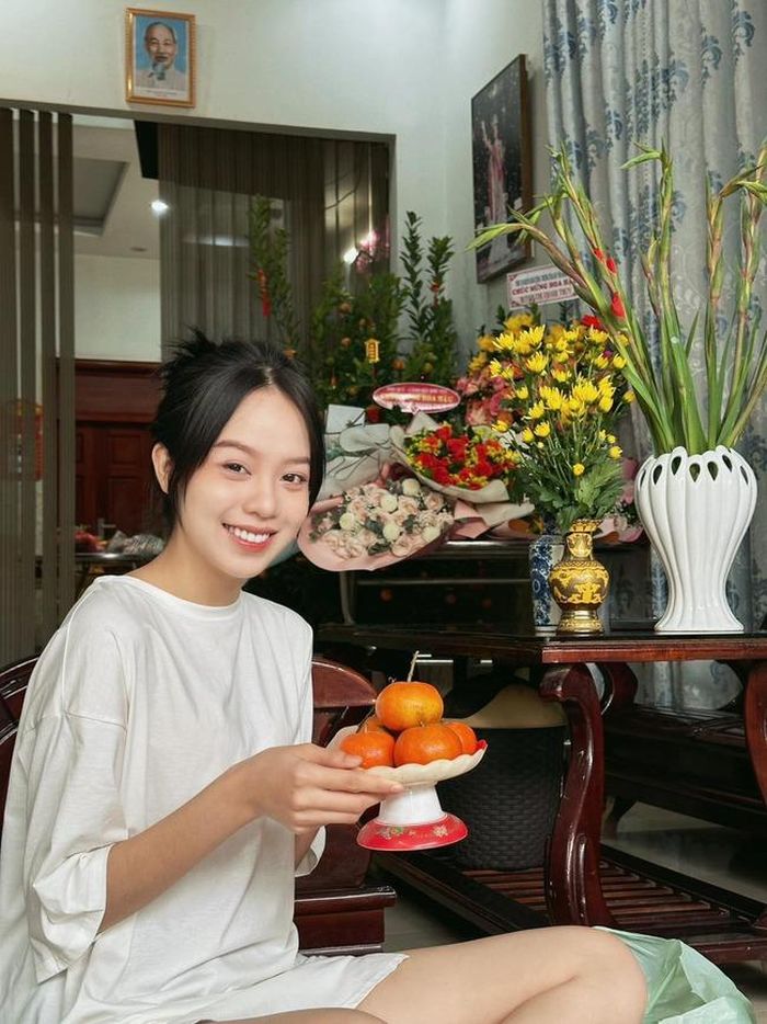 Người đẹp bắt tay vào sửa soạn đón tết