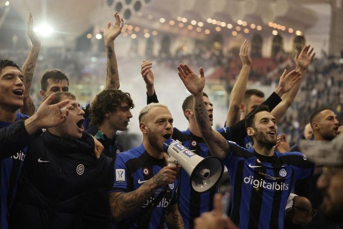Niềm vui của các cầu thủ Inter Milan sau khi "vùi dập" đại kình địch AC Milan.