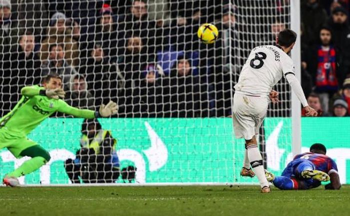 Bruno Fernandes giúp MU vượt lên