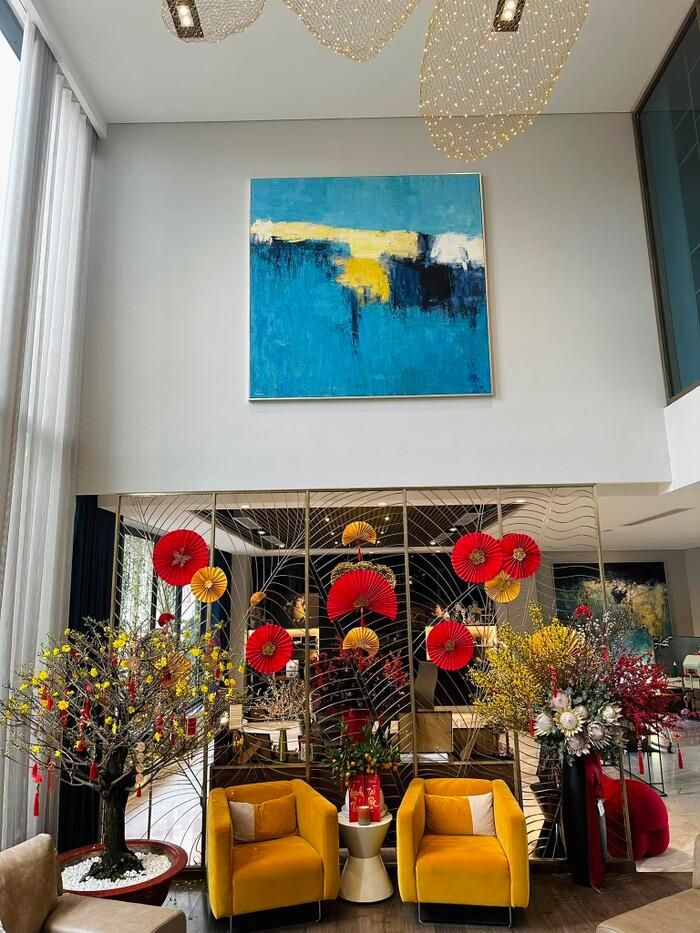 Còn Đàm Thu Trang đã bỏ ra không ít tâm tư và công sức để trang trí căn nhà ngập tràn sắc đỏ và không khí Tết