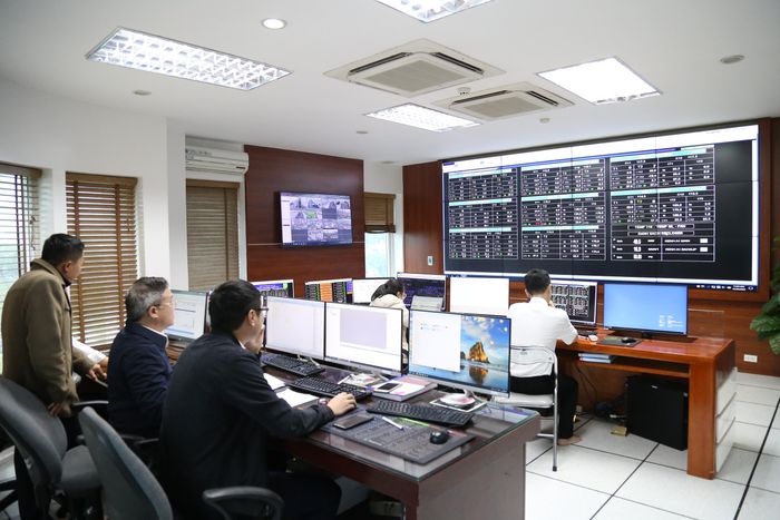 Vận hành tại Trung tâm điều khiển xa (Công ty ĐIện lực Lào Cai).