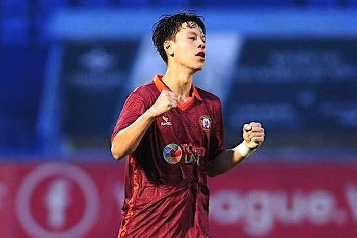 Viktor Lê trong màu áo CLB Bình Định. Ảnh: CLB Bình Định.