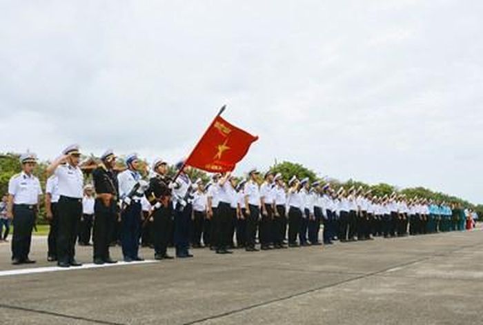 Lễ chào cờ đầu năm 2023 tại huyện đảo Trường Sa.