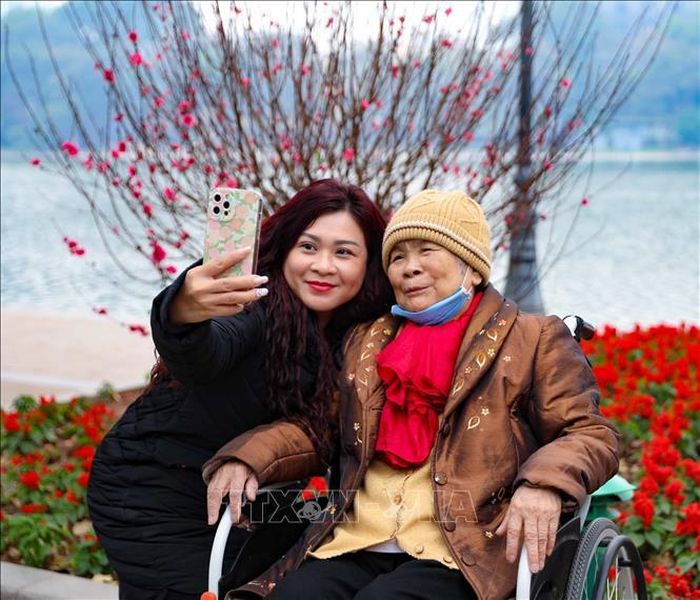 Khoảnh khắc ấm áp của ngày xuân.