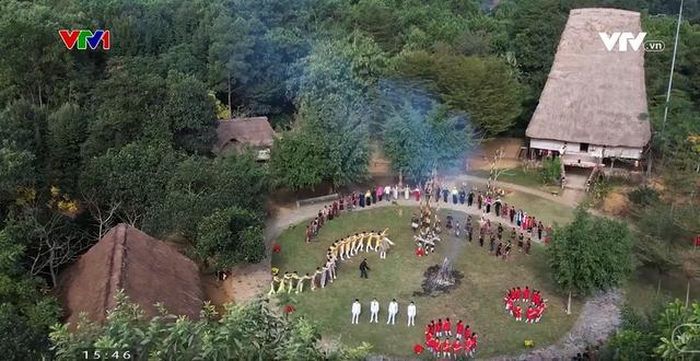 “Chiều cuối năm - Về nhà ăn Tết” mang tới không khí đón Tết của người Việt ở 3 miền và nước ngoài.