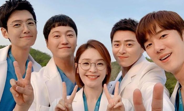 Cảnh trong phim "Hospital Playlist"
