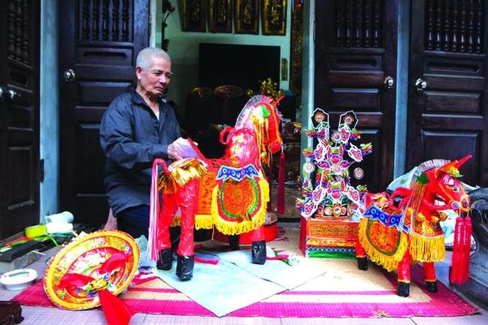 Một nghệ nhân vàng mã tại Nam Định