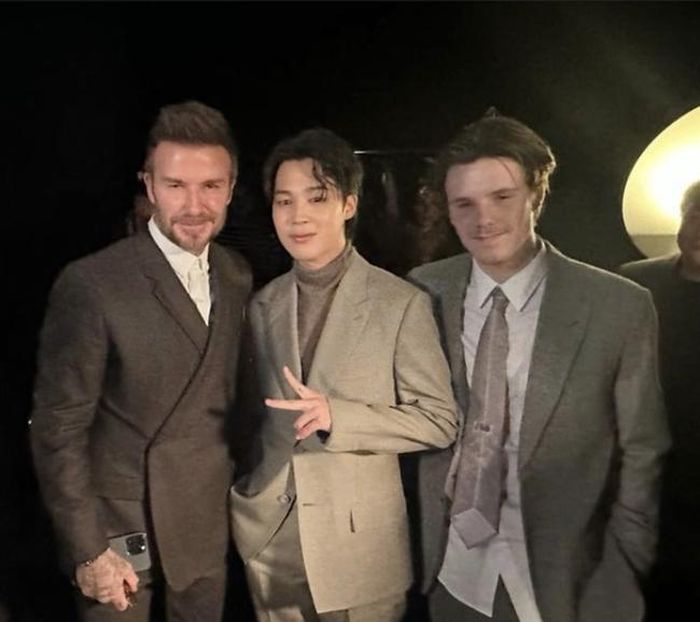 David Beckham đã chụp ảnh kỷ niệm cùng con trai Cruz Beckham và Jimin