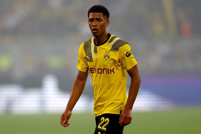 Tiền vệ trung tâm: Jude Bellingham (Borussia Dortmund, định giá chuyển nhượng: 110 triệu euro).