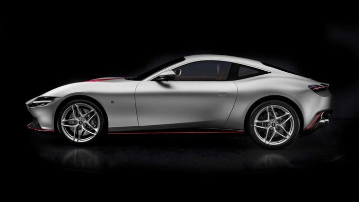  Roma có kiểu dáng mềm mại và tinh tế của những mẫu xe GT cổ điển của Ferrari ở thập niên 1950-1960. Dung tích khoang hành lý của xe lên đến 340 L. 