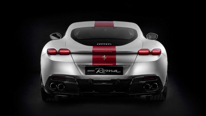  Tại thời điểm ra mắt, Ferrari Roma có mức giá khởi điểm khoảng 218.670 USD, và giá sau khi nâng cấp các tùy chọn dao động từ 270.000 USD đến 310.000 USD. 