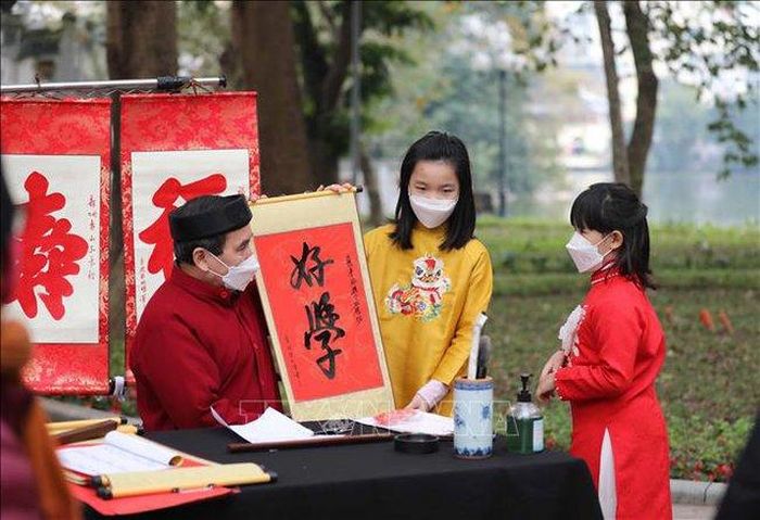 Xin chữ ngày Xuân