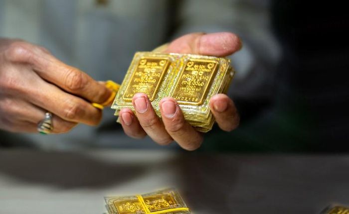 Vàng là vật phẩm hút khách ngày vía Thần Tài. Ảnh: Zing