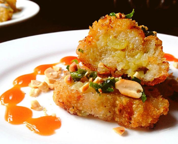 Bánh chưng bọc khoai lang chiên