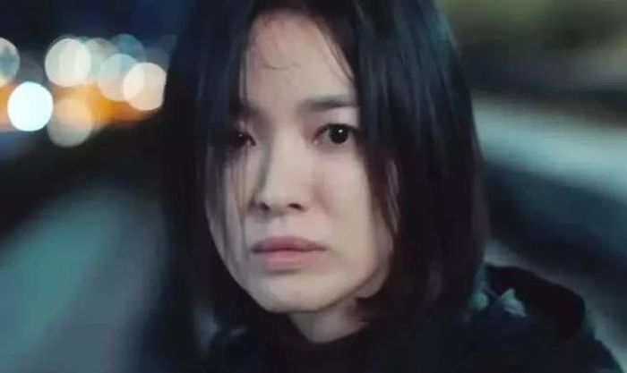 Song Hye Kyo trong chân dung Moon Dong Eun, phim "The Glory"