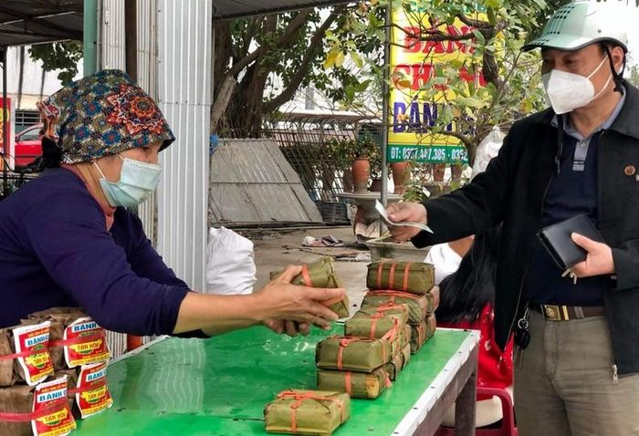 Ngoài công thức gia truyền, các hộ theo nghề làm bánh chưng cầu Báng Thái Bình đều bảo nhau phải giữ chữ tín với khách hàng.