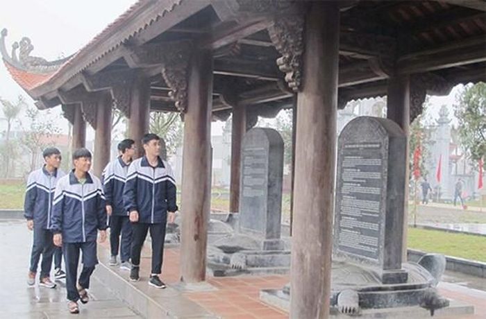  Bia Tiến sĩ tại Văn miếu Vĩnh Phúc ghi nhận nhiều nhà khoa bảng Kẻ Rưng.